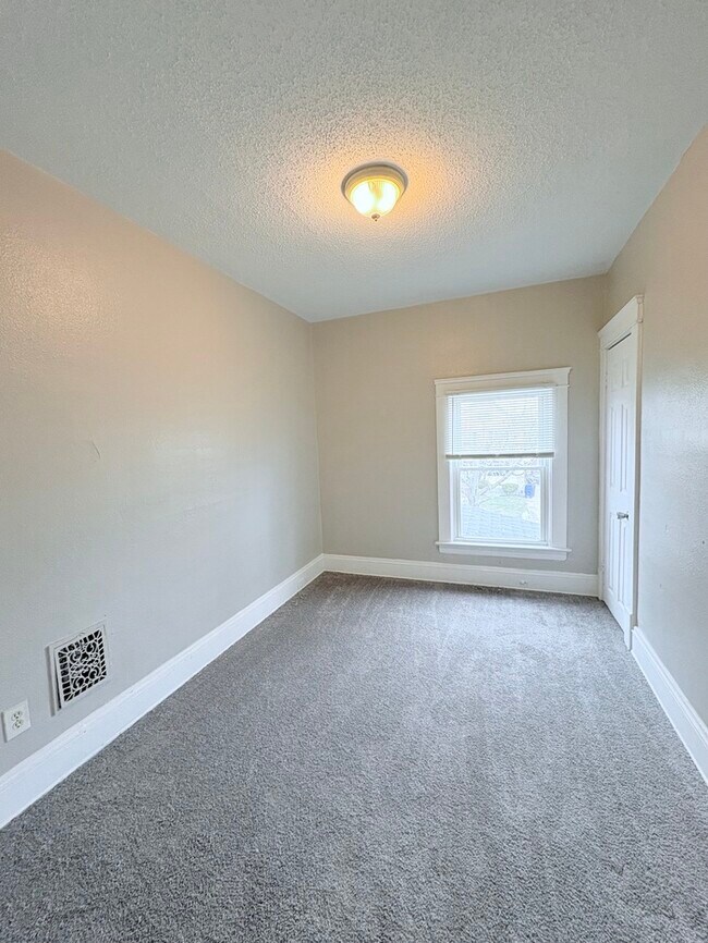 Foto del edificio - 3354 W 88th St