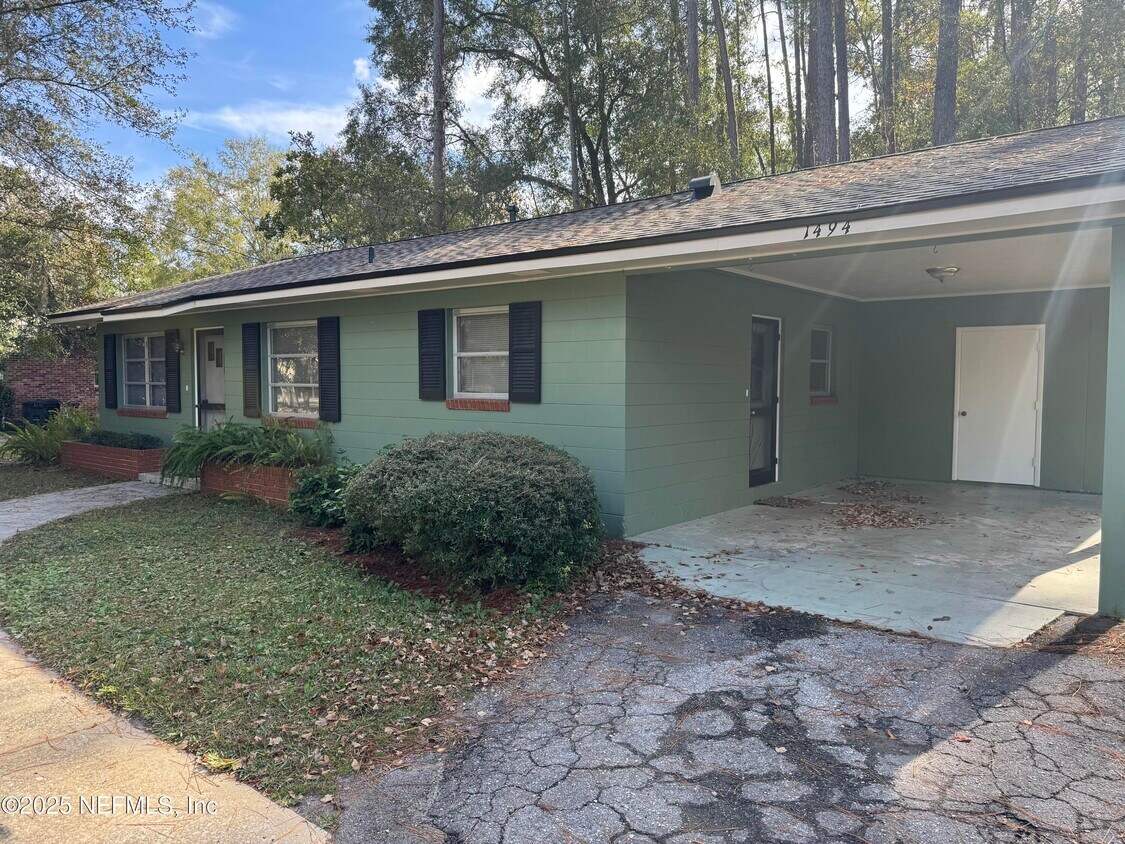 Foto principal - 1494 Bessent Rd