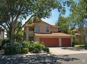 Building Photo - 2524 Garlandwood Dr