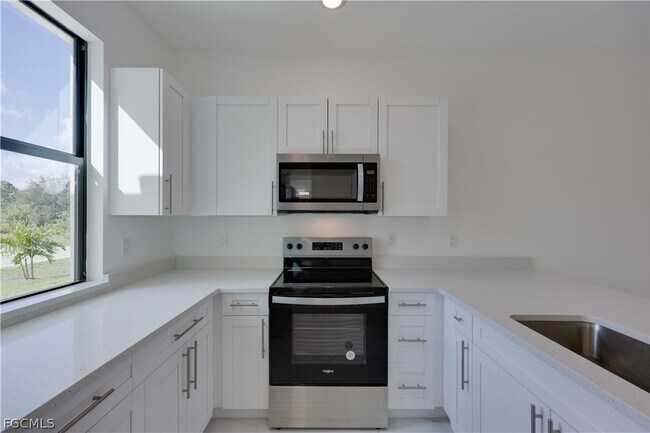 Foto del edificio - 714 W 12th St