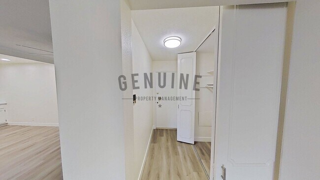 Foto del edificio - Remodeled 2Bd 2Ba Condo in Newport