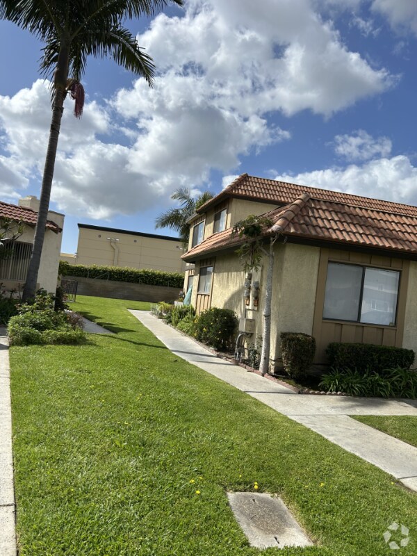 Building Photo - 6592 Westpark Pl
