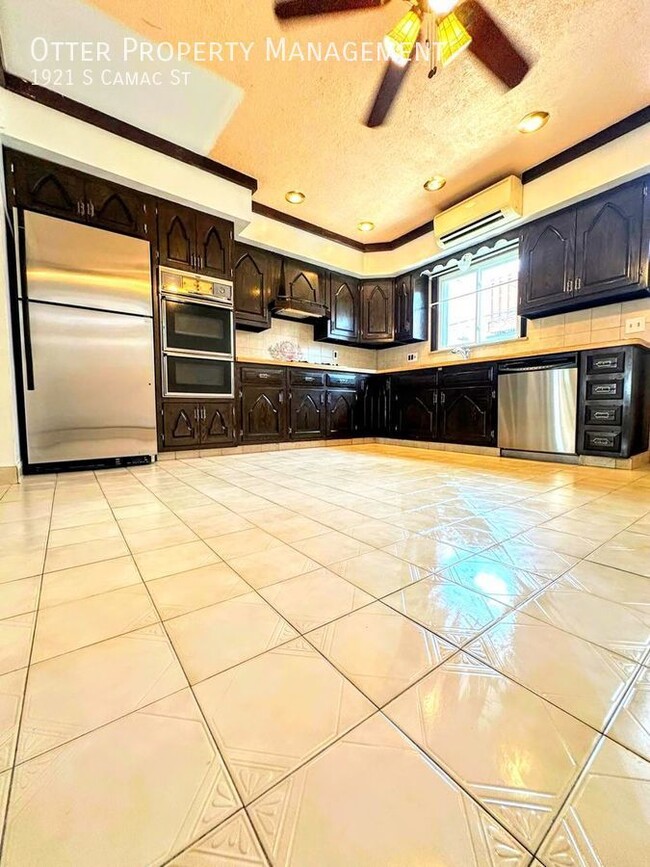 Foto del edificio - Lovely & Spacious 4BR/2BA South Philly Hom...