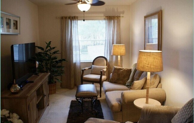 Foto del edificio - **COMFY COZY CONDO IN NORTH NAPLES**  CLOS...