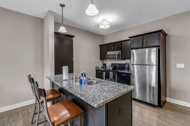 Foto del edificio - 2493 Sweet Home Rd