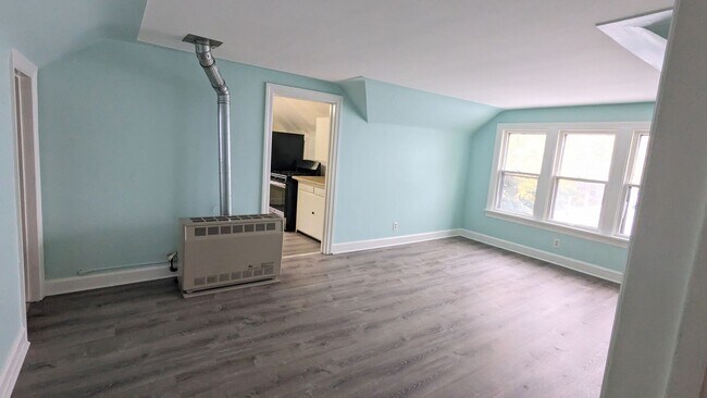Building Photo - 489 Orchard Ave