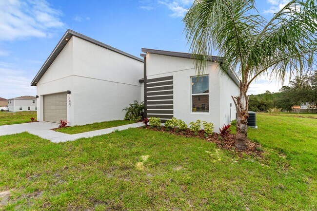 Building Photo - Deposit-Free! Modern, energy efficient hom...