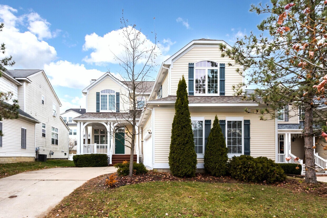 Primary Photo - 1366 N Bay Dr