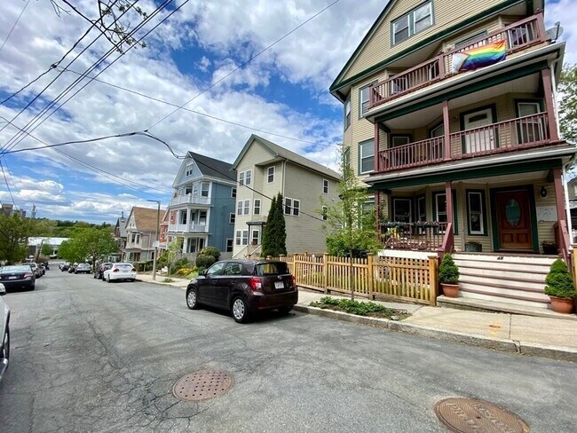 Foto del edificio - 48 Weld Hill St
