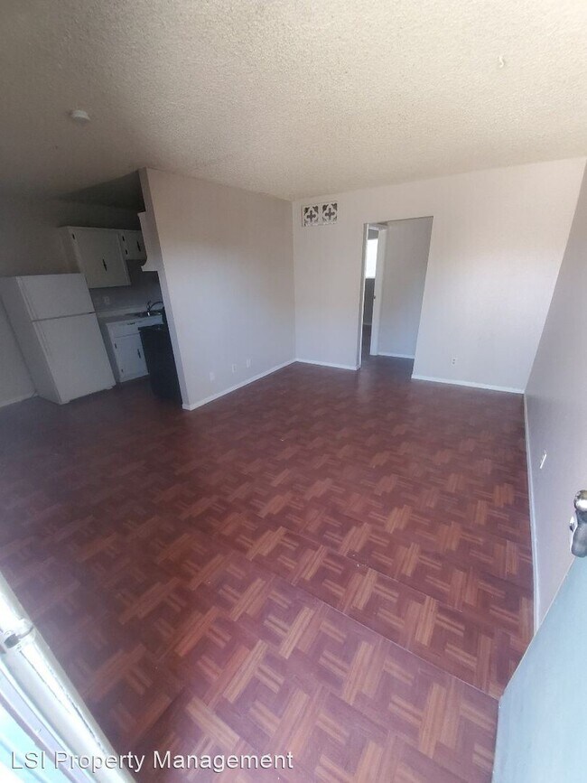 Foto del edificio - 1541 E Harmon Ave