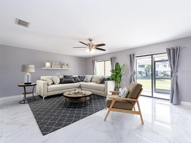 Foto del edificio - 2372 Hanover Dr