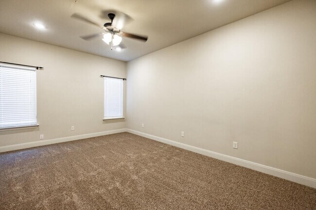 Foto del edificio - 4418 106th St