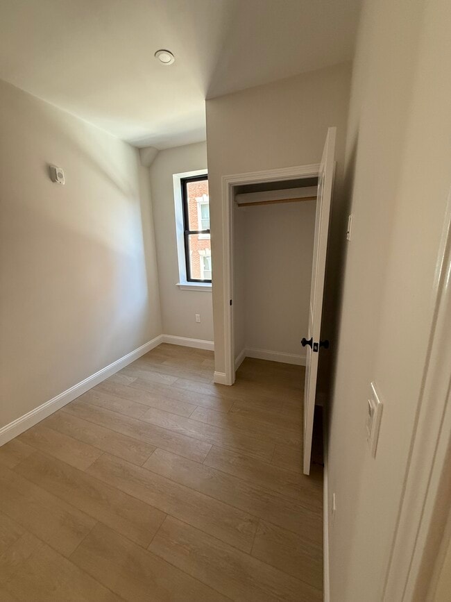 Building Photo - 115 Salem St