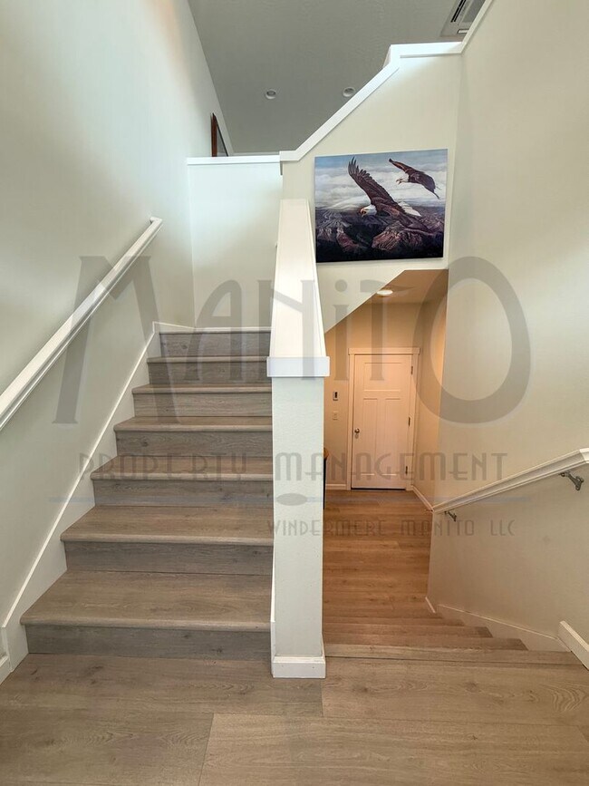 Foto del edificio - Beautiful Kendall Yards Townhome