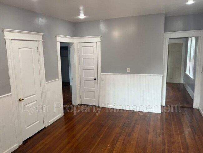 Foto del edificio - 222 Wood Ave