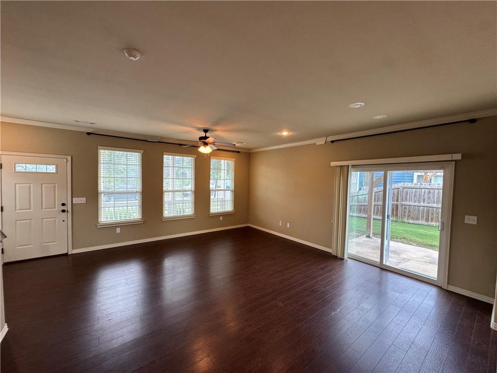 Primary Photo - 626 N Tennyson Ln