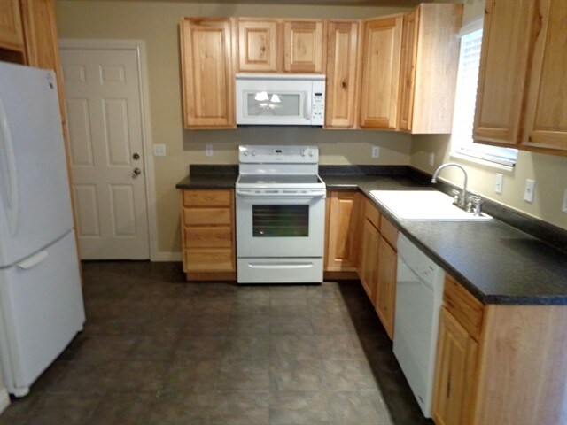 Building Photo - 6075 S 6105 W