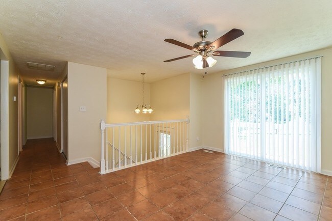 Building Photo - 3585 Shrewsbury Ct