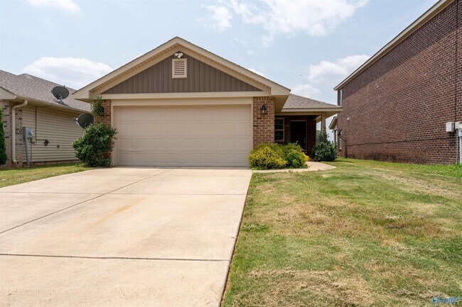 Building Photo - 200 Bermuda Lakes Dr