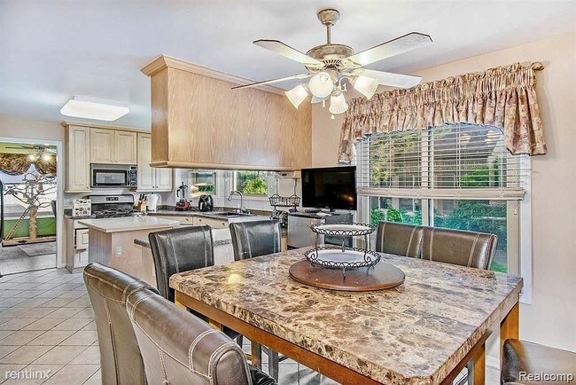 Foto del edificio - 3 br, 2.5 bath House - 43496 Hillsboro Dr