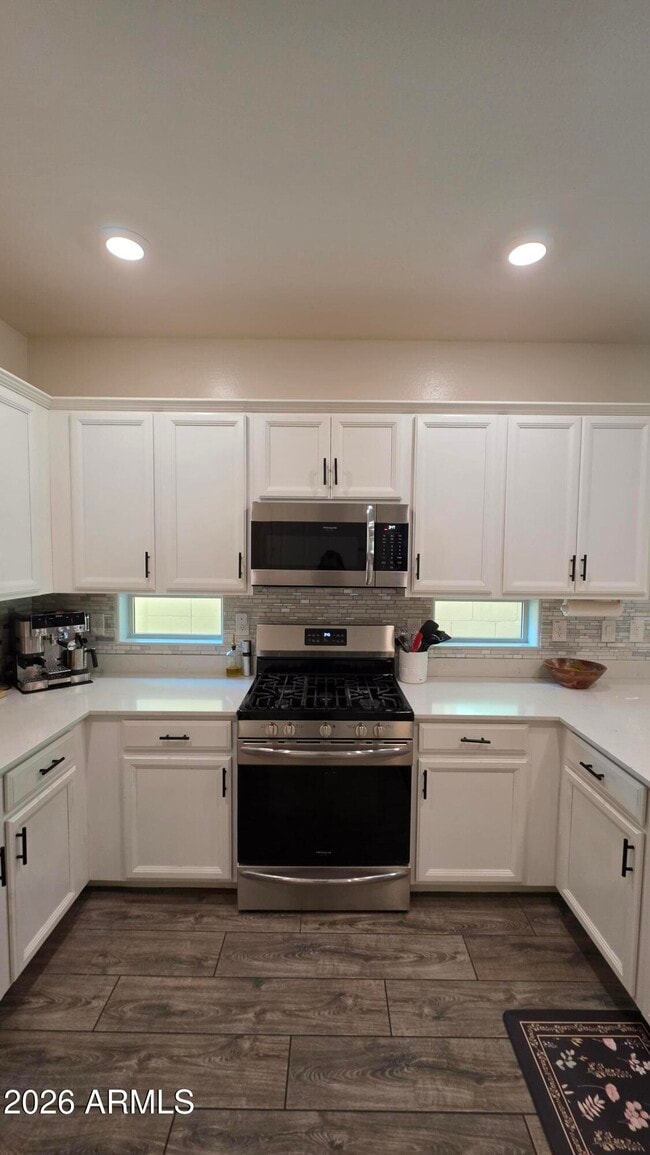 Foto del edificio - 45394 W Norris Rd