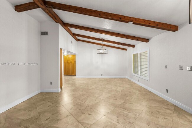 Foto del edificio - 7700 NW 11th Pl