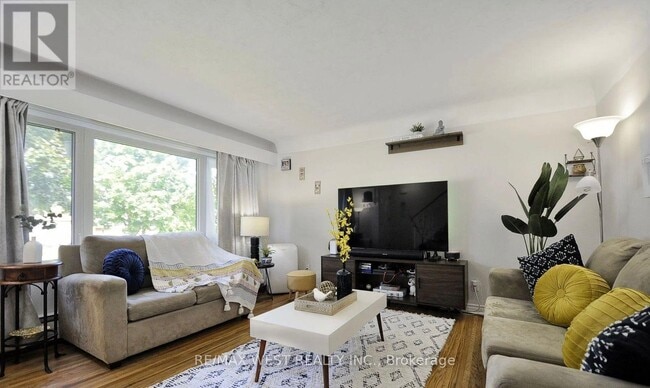 Photo du bâtiment - 442 Highland Rd E