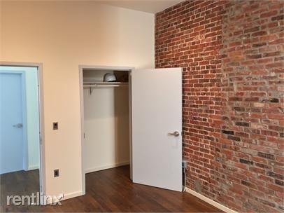 Building Photo - 91 Halsey St
