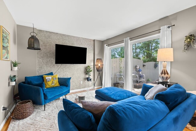 Foto del edificio - 3205 Woodland Ave