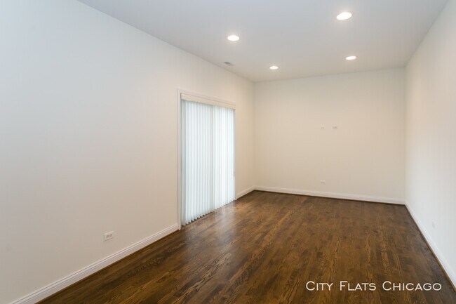 Foto del edificio - 723 W 34th St