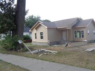 Building Photo - 1202 W 11th St