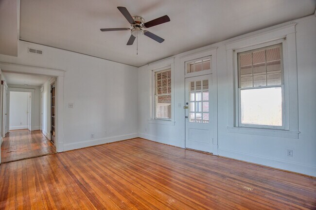 Foto del edificio - 230 E 40th St