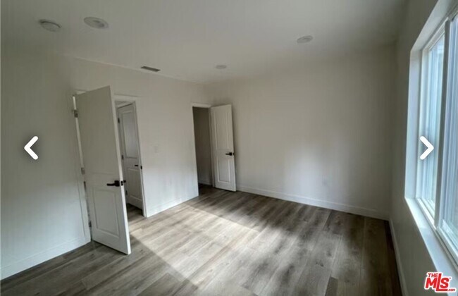 Foto del edificio - 330 E Ellis Ave