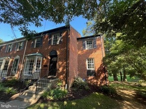 Building Photo - 1666 Albermarle Dr
