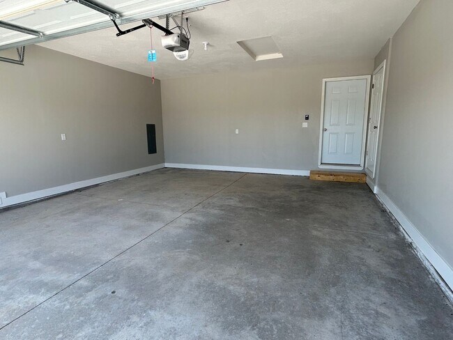 Building Photo - Brand New 3 Bedroom in Bolivar MO