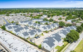 Building Photo - 10901 Village Bend Ln
