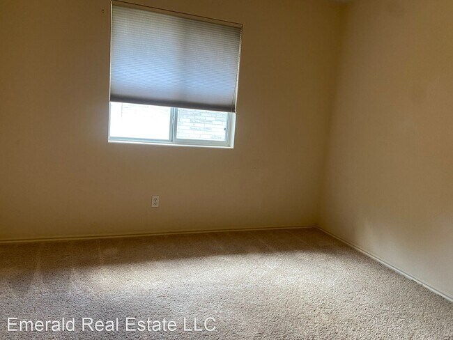 Building Photo - 3 br, 2 bath House - 1705 AVANTE DR.