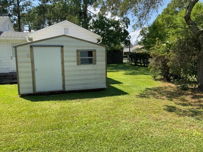 Foto del edificio - 24 Shalimar Dr