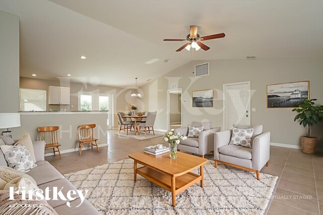 Foto del edificio - 12087 Helios Ave