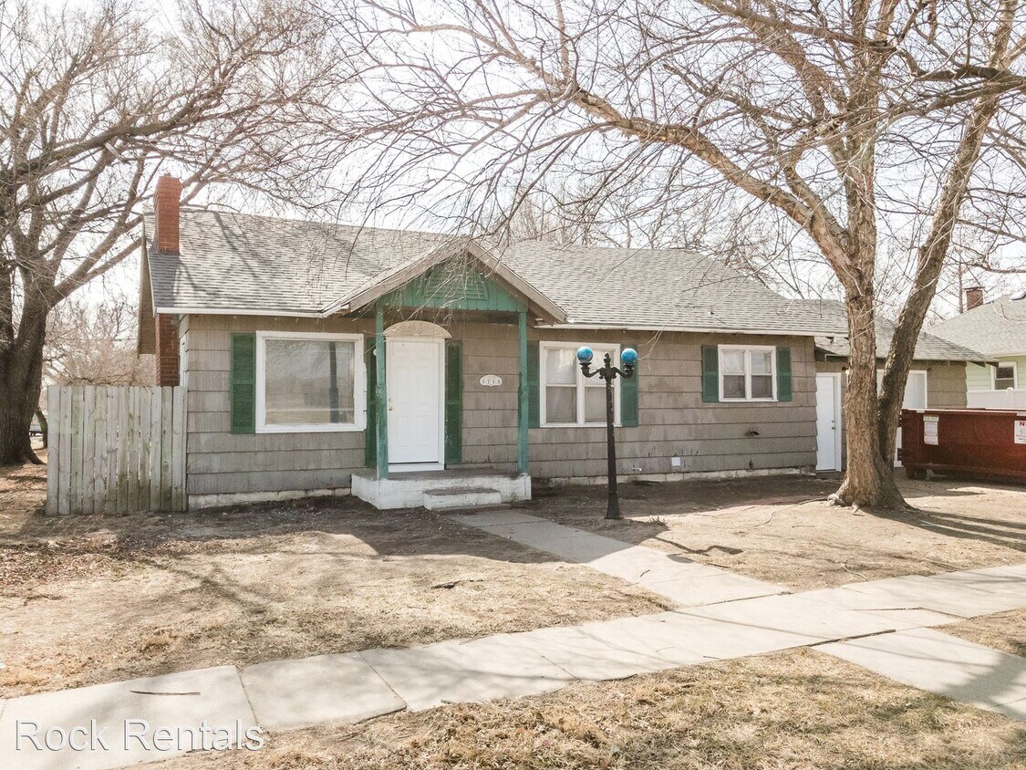 Primary Photo - 3 br, 2 bath House - 1715 Carey Blvd