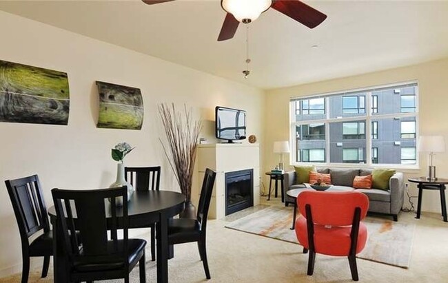 Foto del edificio - Beautiful Condo in the Heart of Ballard!