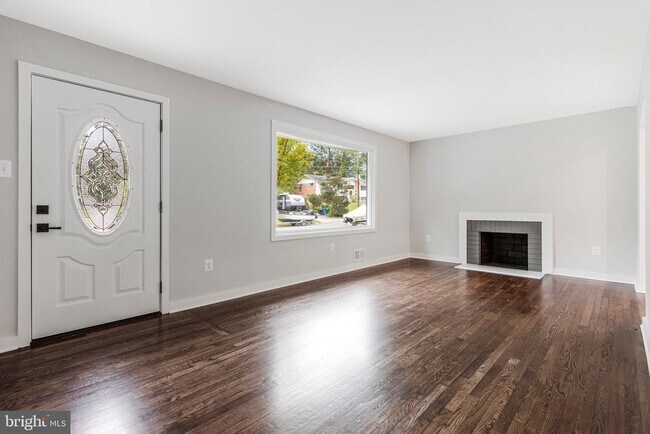 Building Photo - 5511 Callander Dr