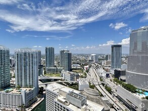 Building Photo - 200 Biscayne Blvd Way