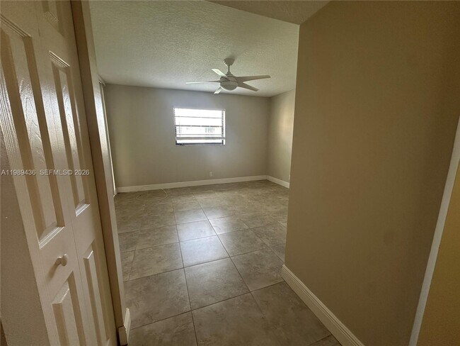 Foto del edificio - 10401 W Broward Blvd
