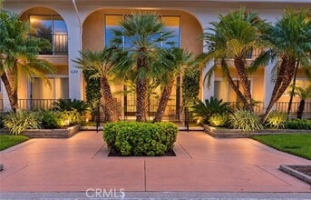 Building Photo - 620 W Huntington Dr