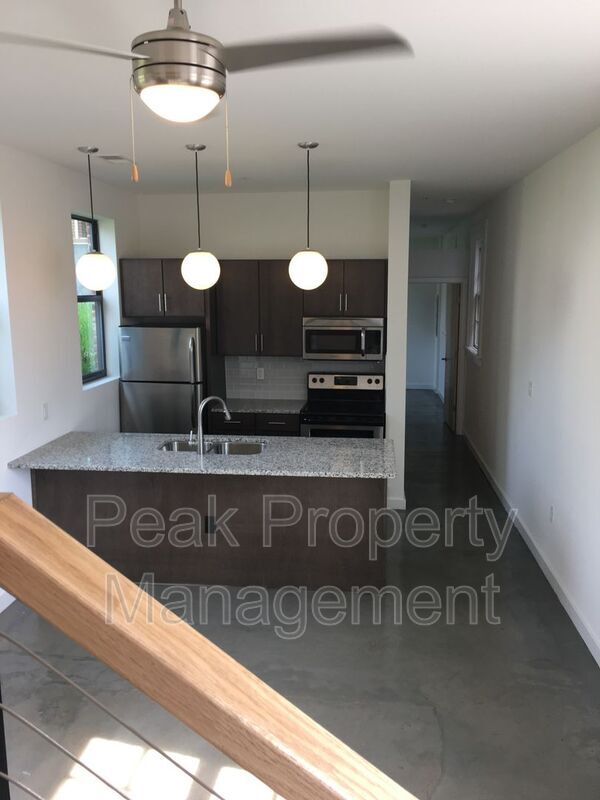 Building Photo - 1311 Hull St