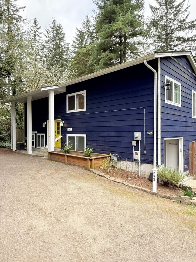 Building Photo - Waterfront living in Rocky Point.