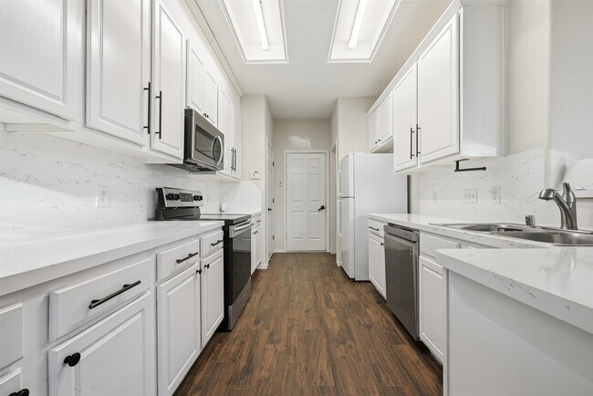 Foto del edificio - 6058 Shelbourne Park Ln