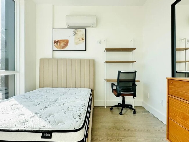 Foto del edificio - Furnished room/NOT APARTMENT
