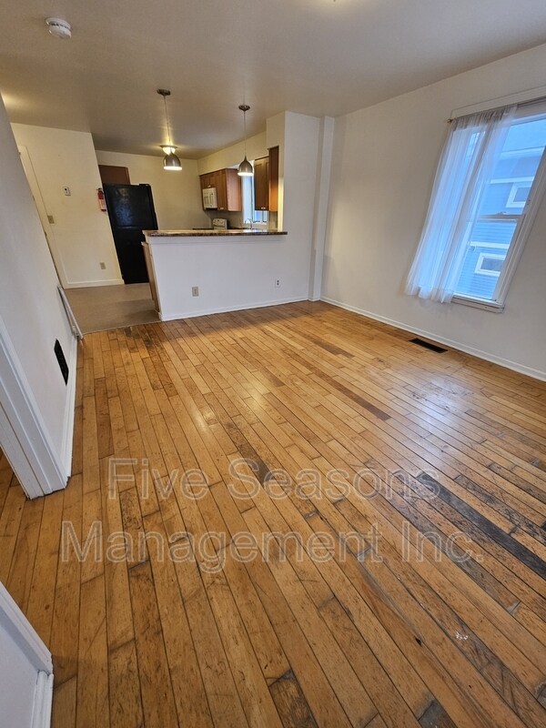 Foto del edificio - 432 Colchester Ave